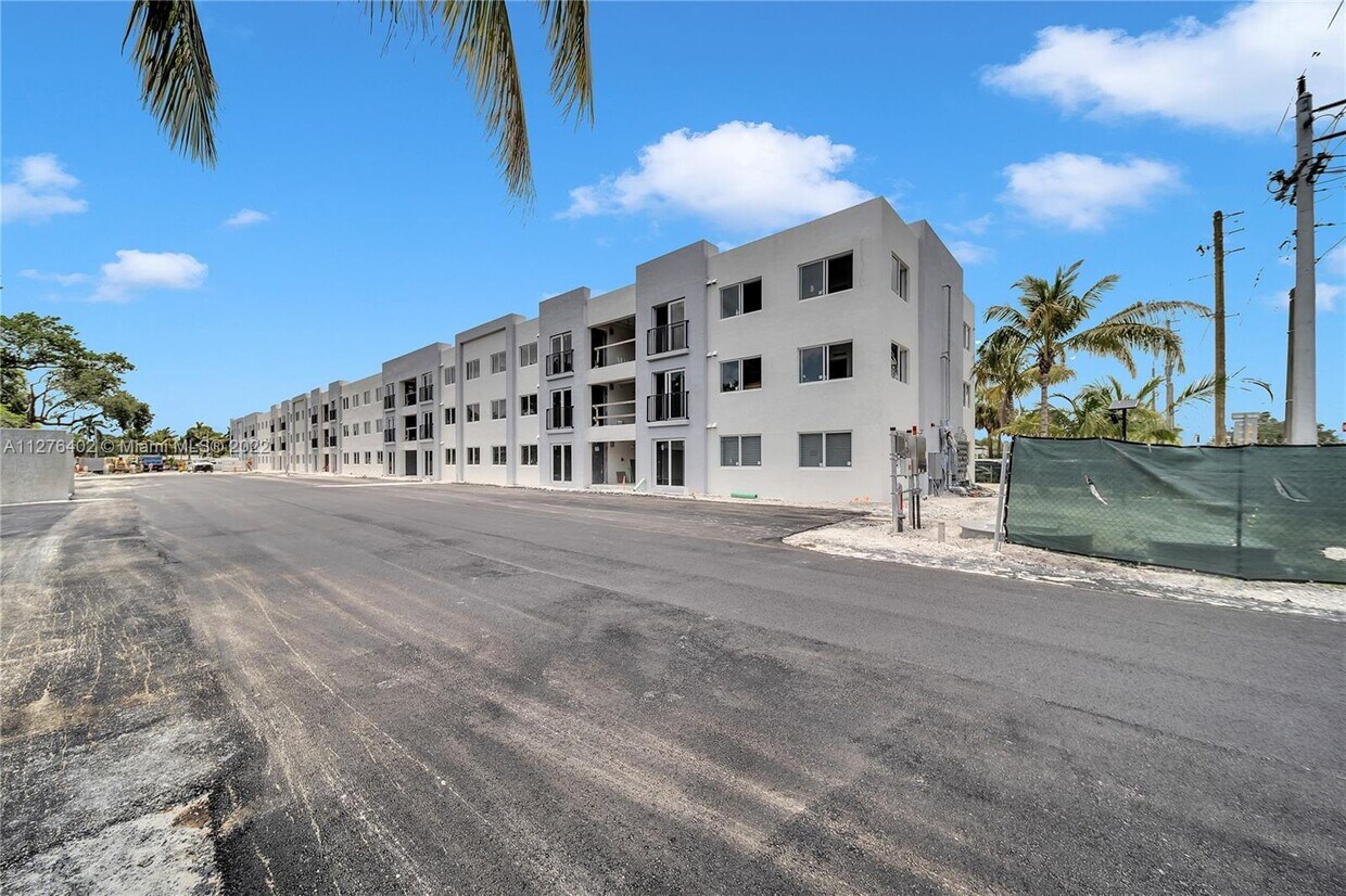 Foto principal - 14752 NE 6th Ave