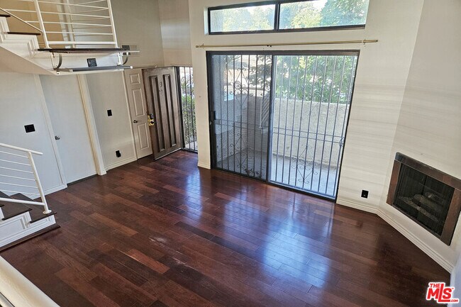Foto del edificio - 13243 Vanowen St