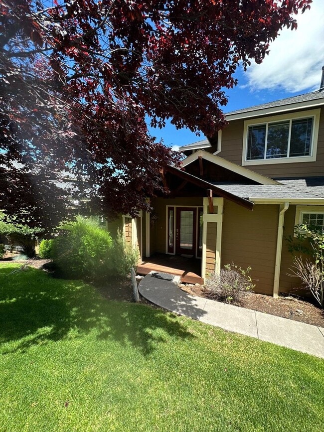 Building Photo - 5015 Falcon Dr