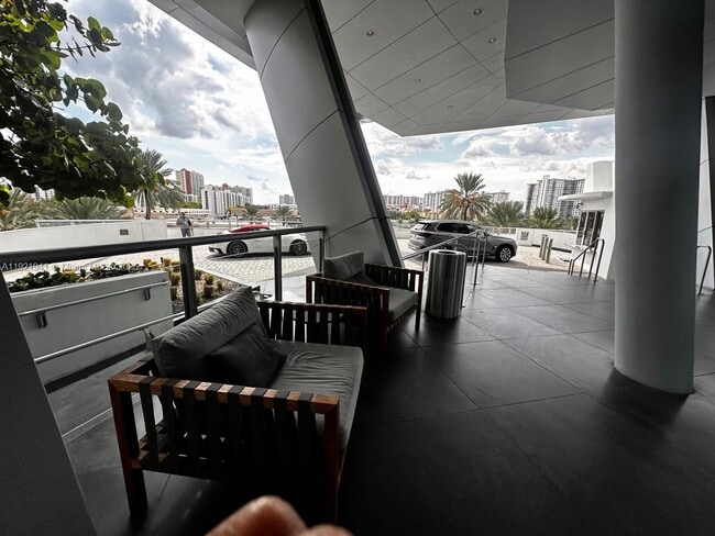 Building Photo - 17001 Collins Ave