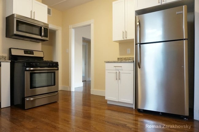 Building Photo - 272 Highland Ave