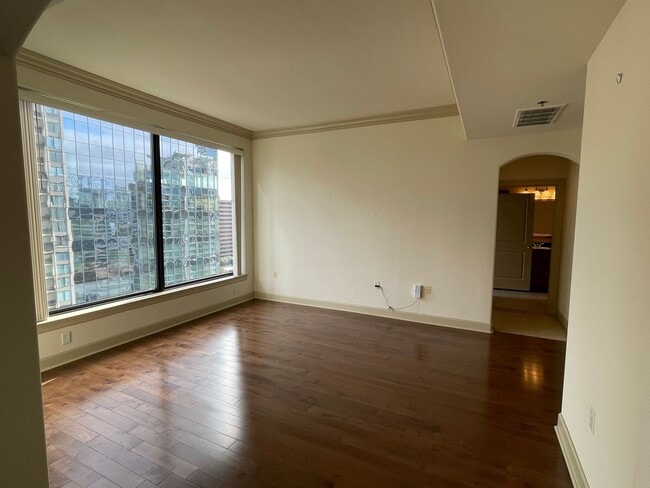Photo - 2 Bedroom, 2 Bathroom Spacious Condo with Dining & Living Room within Heart of Buckhead