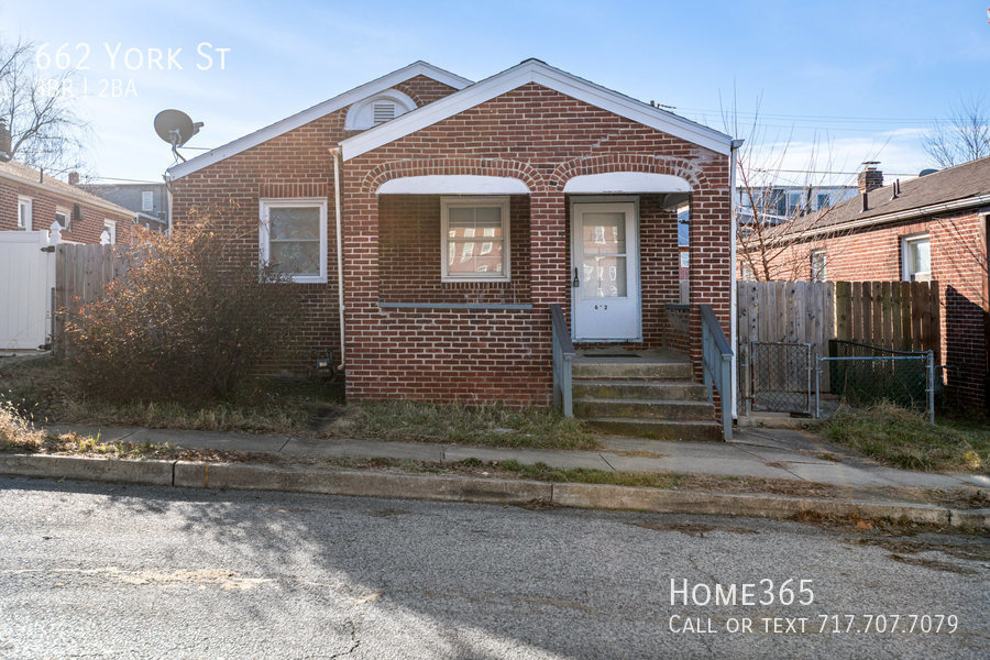 Primary Photo - Beautiful Three Bedroom Single Family Home