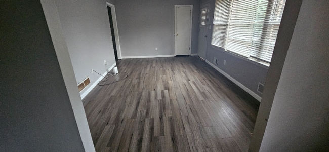 Building Photo - 102 Batiste Garden Cir