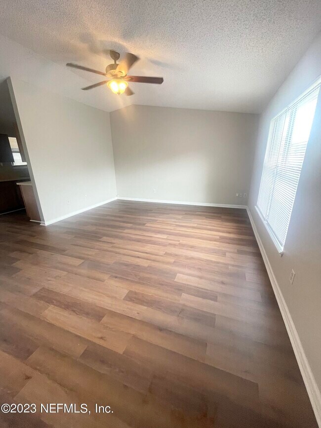 Foto del edificio - 7976 Shircliff Dr