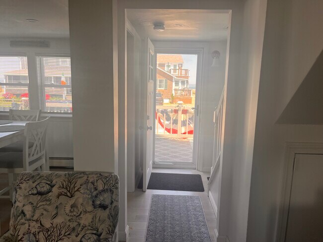 Building Photo - 40 Rebecca Rd