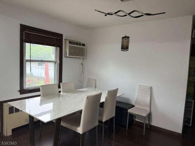 Foto del edificio - 179 Kipp Ave