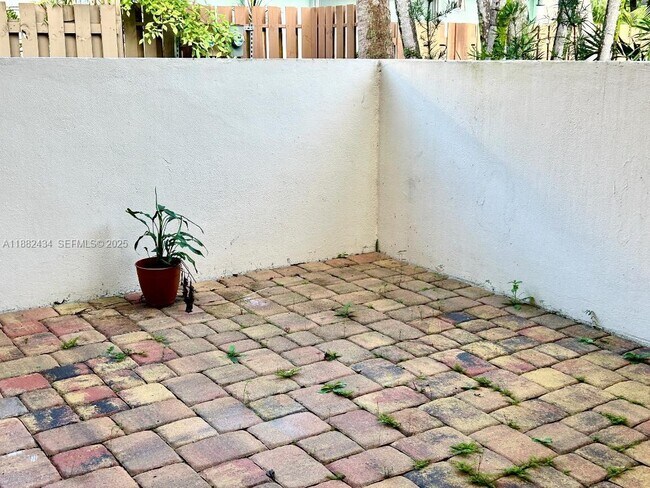 Foto del edificio - 875 NW 80th Terrace