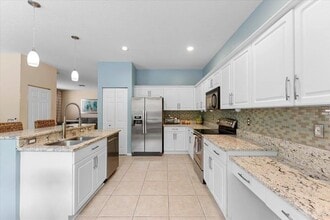 Building Photo - 7061 Chesapeake Cir