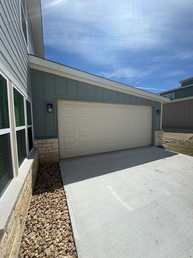 Building Photo - 3/2/2 - Peaster ISD - NO WATER BILL