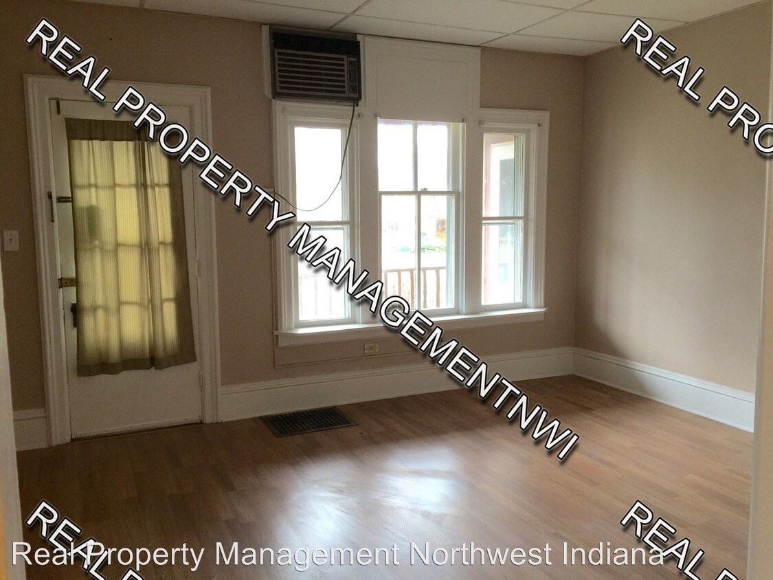 933 E Joliet St, Crown Point, IN 46307 House Rental in Crown Point