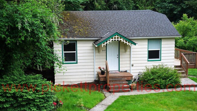Building Photo - Adorable South Kitsap home
