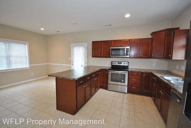 Building Photo - 3 br, 2.5 bath House - 238 B Capital St.