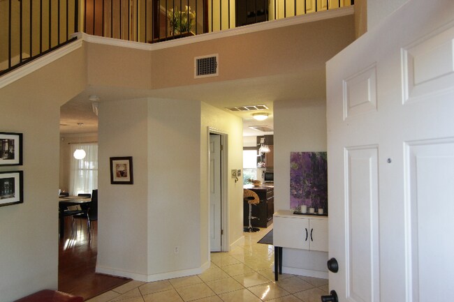 Foto del edificio - 2925 Feathercrest Dr