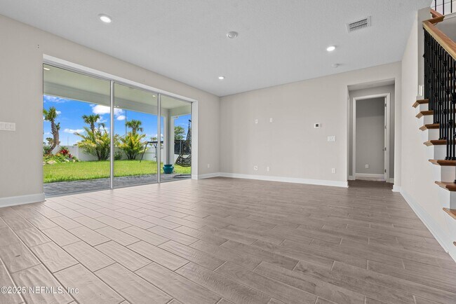 Foto del edificio - 321 Marquesa Cir