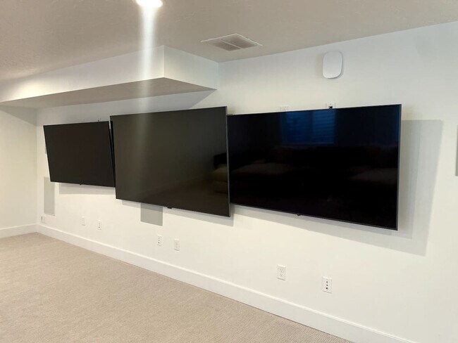 Foto del edificio - 690 S Edge Ln