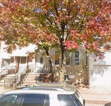 Building Photo - 212 59th St