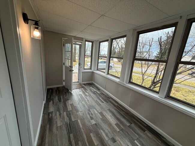 Foto del edificio - 11691 Cornell St