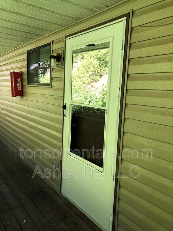 Building Photo - 343 Lily Pond Dr