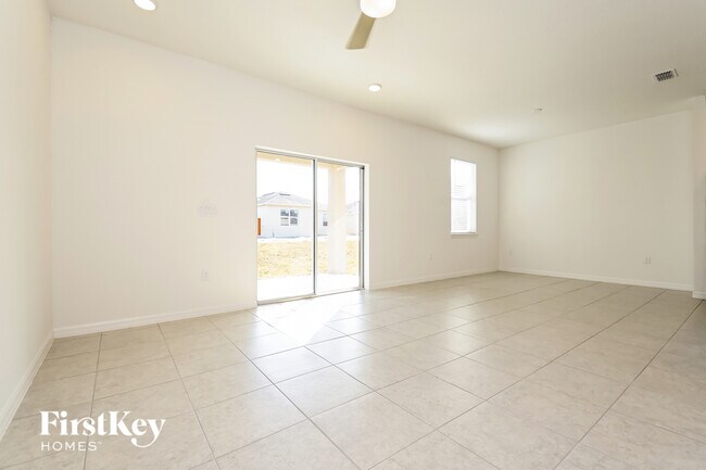 Foto del edificio - 315 Corbel Ln