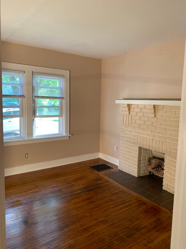 Building Photo - 3260 Berwyn Pl