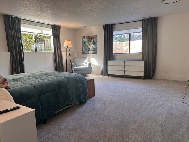 Foto del edificio - 1135 Satara Ave NW
