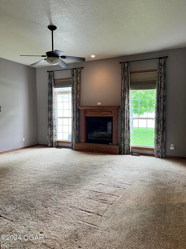 Foto del edificio - 2518 S Evan Wood Terrace