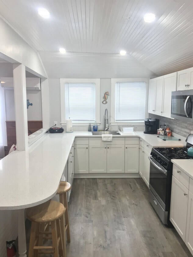 51 W Central Ave, Wareham, MA 02558 Townhome Rentals in Wareham MA