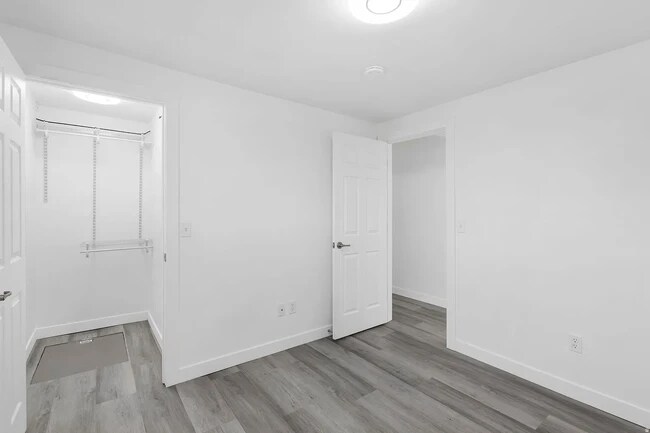 Building Photo - 6876 S 90 E