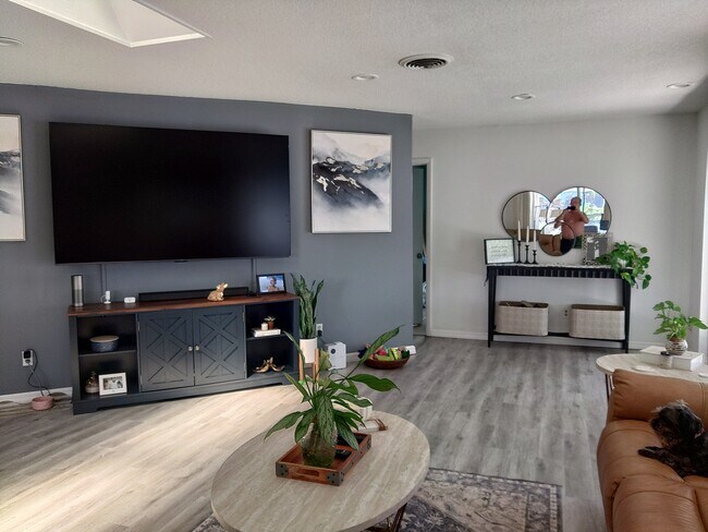 Foto del edificio - 755 SW Rustic Cir