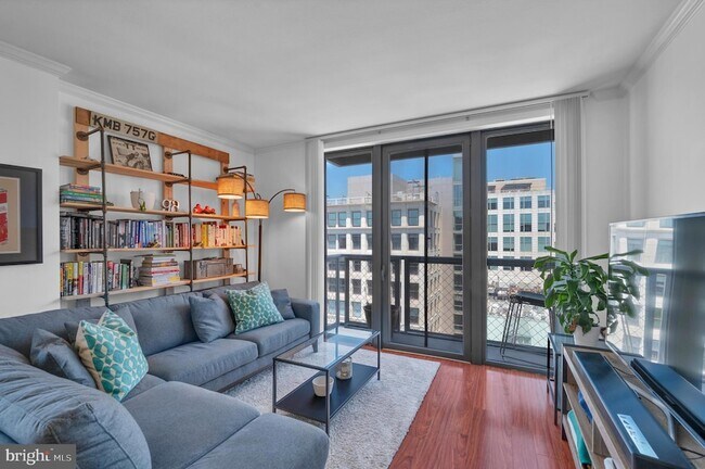 Building Photo - 616 E Street NW Unit 1118