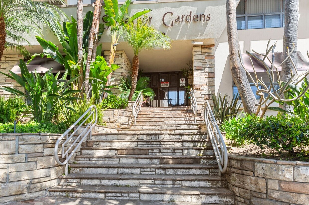 Foto del edificio - Monterey Village Apartments