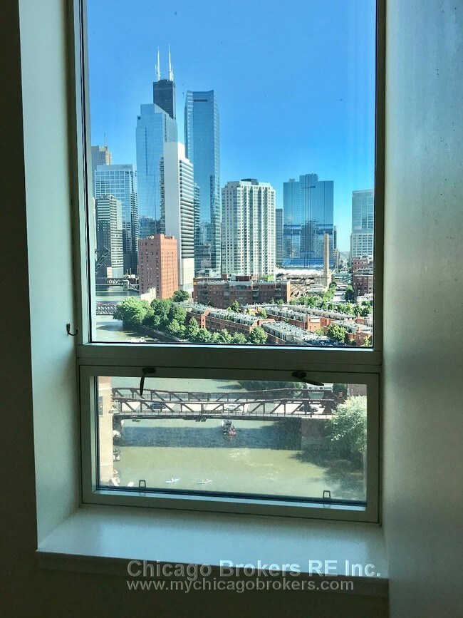Foto del edificio - 600N N Kingsbury St