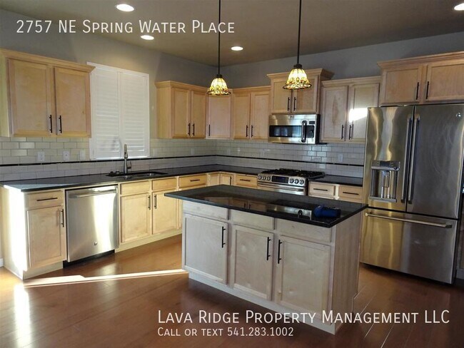 Foto del edificio - 2757 NE Spring Water Pl
