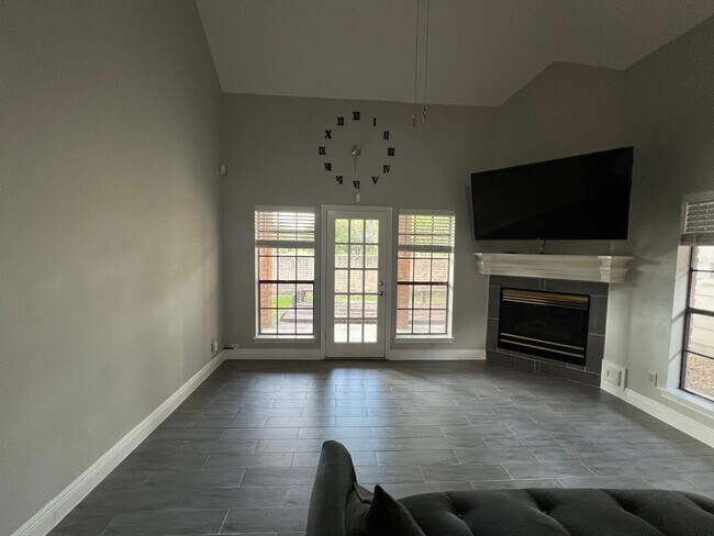 Foto del edificio - 6990 Oakwood Park