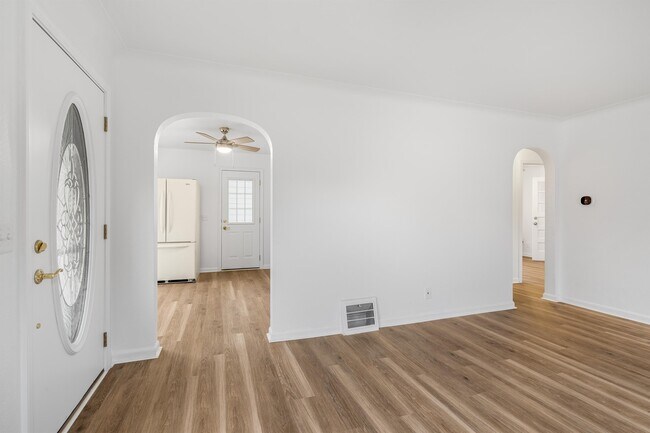 Foto del edificio - 3148 S Byrne Rd