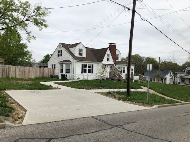 Primary Photo - 15 Main St