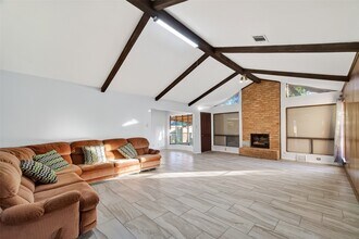 Building Photo - 10706 Sagebluff Dr