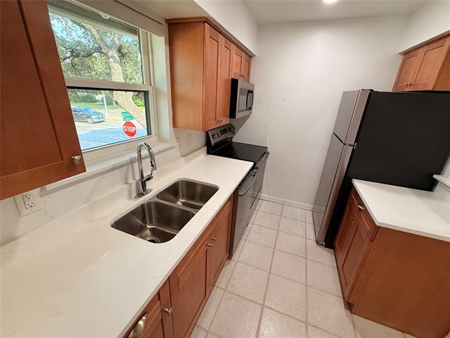 Foto del edificio - 3933 Inwood Rd