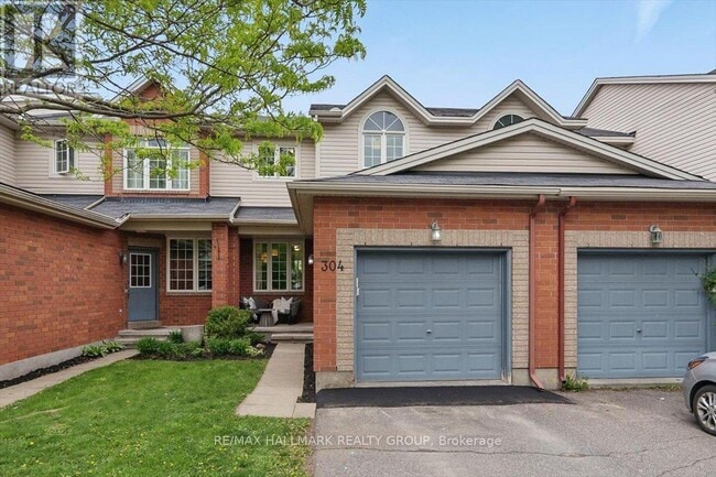 Building Photo - 304 Applecross Crescent