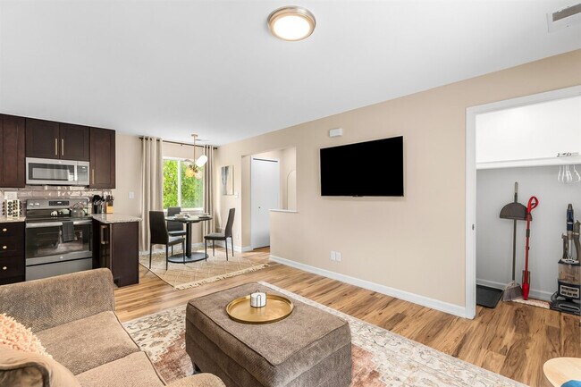 Foto del edificio - 18443 Sharon Ln