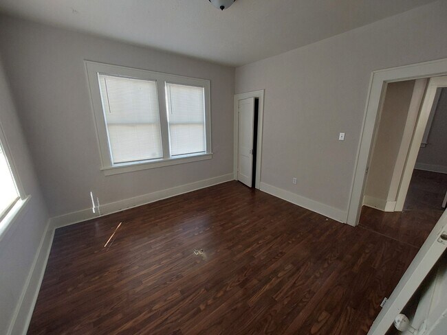 Building Photo - 1500 Maple St