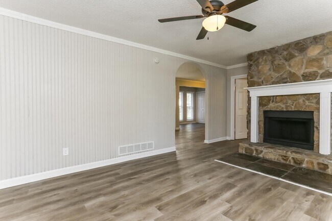 Building Photo - 43 1st Ave E