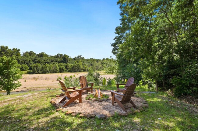 Building Photo - 468581 E 599 Rd