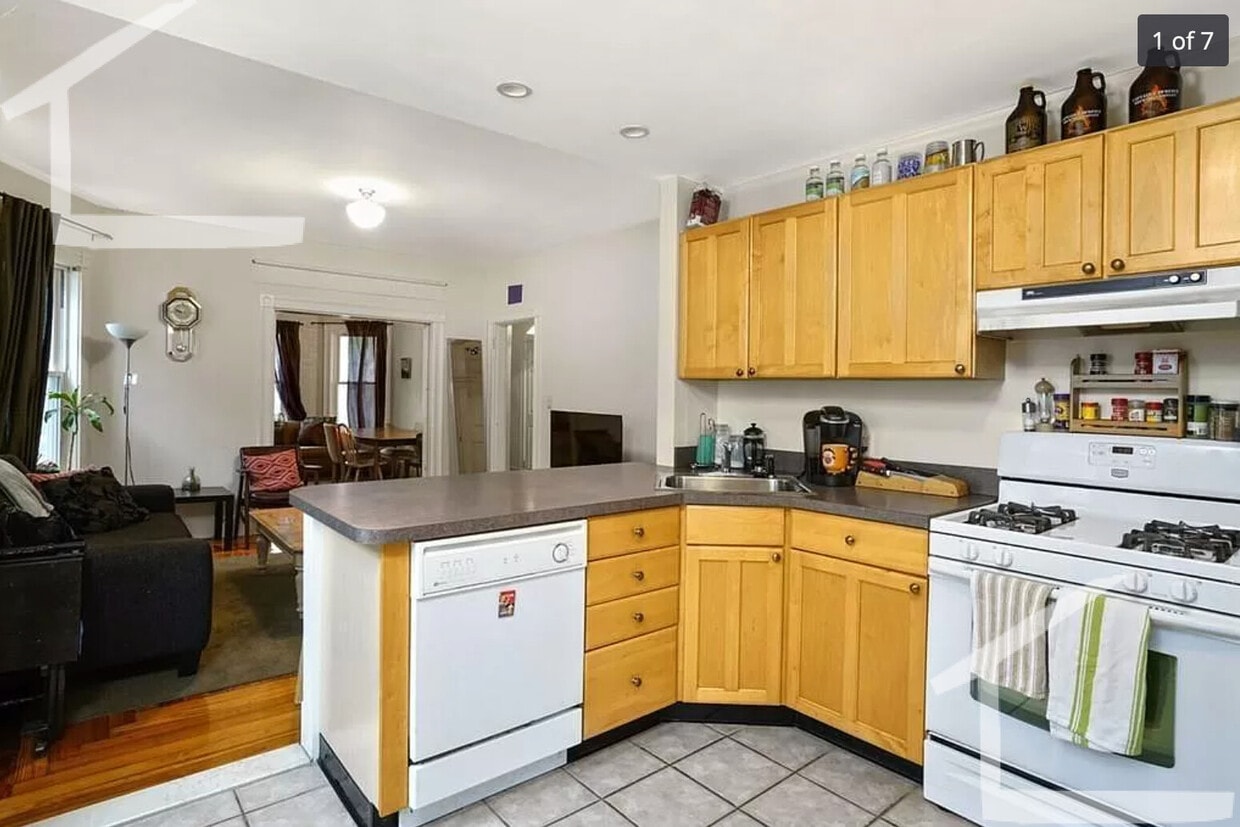 Primary Photo - 12 Cutter Ave