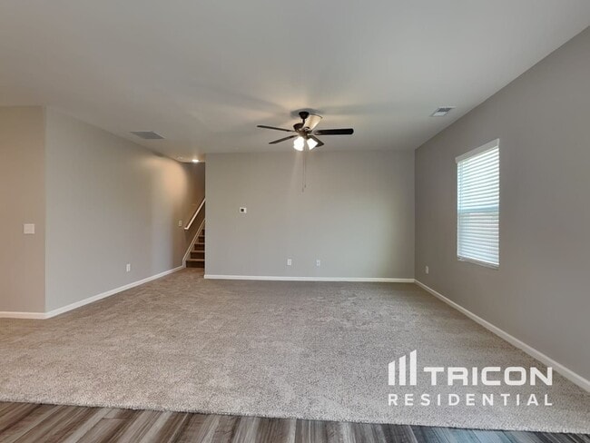 Building Photo - 158 Ingle Dr