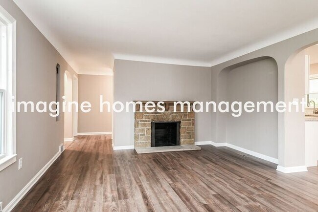 Foto del edificio - All Newly Renovated 4 Bedroom, 2 Bath Home