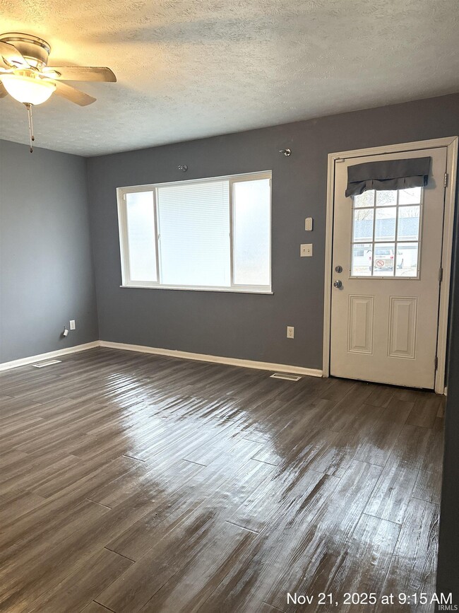 Building Photo - 1101 Moccasin Trail