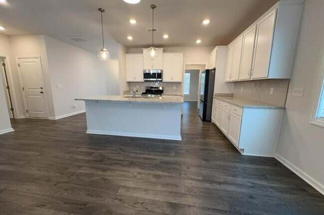 Foto del edificio - 4Bed/3.5Bath 3190 sq ft home located in the Falls