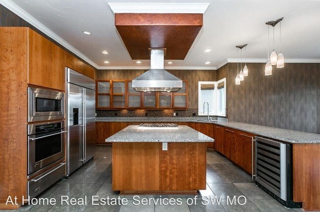 Building Photo - 4 br, 3.5 bath House - 3765 E Knollwood Dr